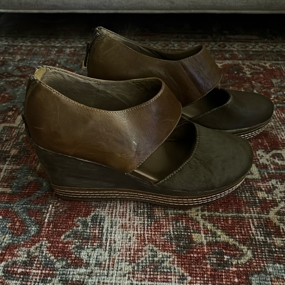 9.5 brown Antelope wedge